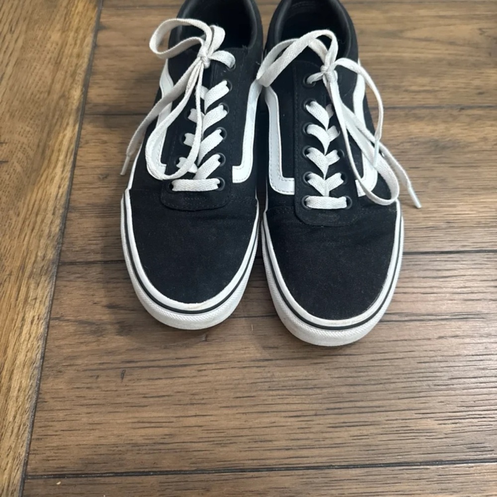 Size 8 black and white Vans